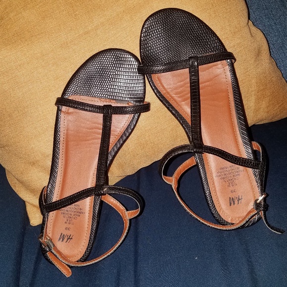 H&M Shoes - H&M Flat Sandals #